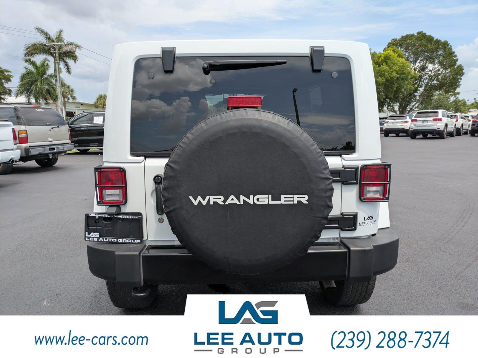 Used 2015 Jeep Wrangler Unlimited Sahara AWD/4WD image 4