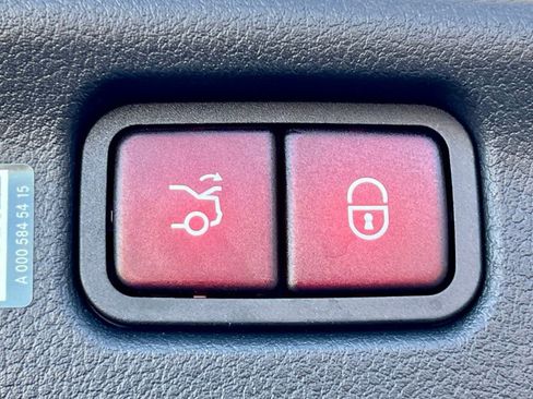 Certified 2024 Mercedes-Benz C 300 4MATIC Sedan image 35