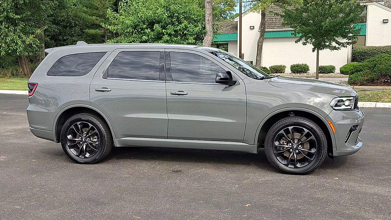 Used 2021 Dodge Durango GT w/ Blacktop Package AWD/4WD image 4