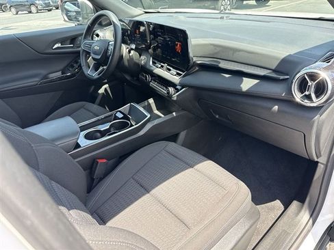 Certified 2025 Chevrolet Equinox LT w/ Safety and Technology Package FWD image 31