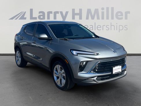 Used 2024 Buick Encore GX Preferred w/ Comfort Package AWD/4WD image 7