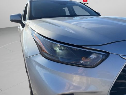 Used 2023 Toyota Highlander LE image 44