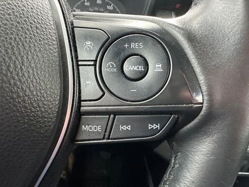 Used 2024 Toyota Corolla Cross SE image 19