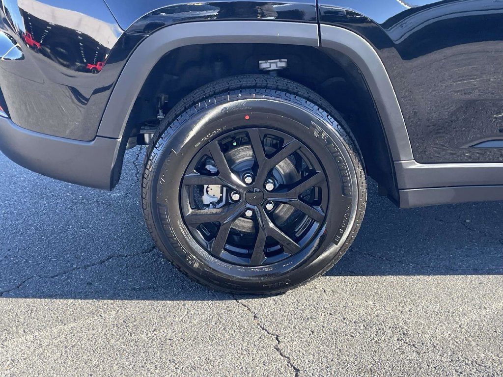 New 2026 Jeep Grand Cherokee Altitude AWD/4WD image 12