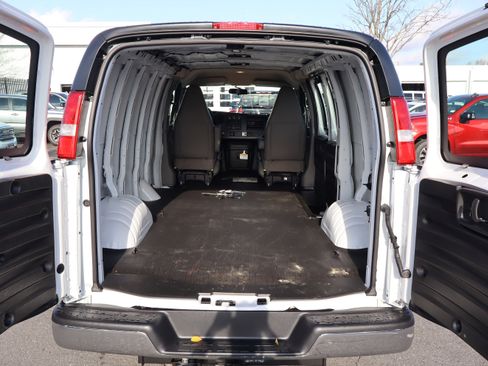 Used 2025 Chevrolet Express 2500 w/ Driver Convenience Package image 24