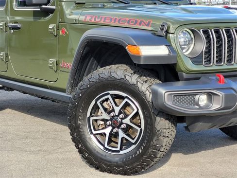 Used 2024 Jeep Wrangler Unlimited Rubicon image 9