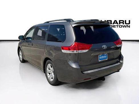 Used 2014 Toyota Sienna LE FWD image 5