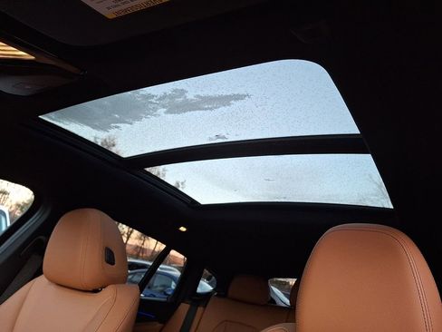 Used 2023 BMW X4 xDrive30i w/ Premium Package image 11