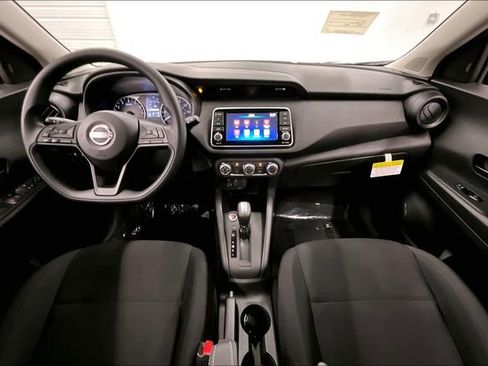 New 2025 Nissan Kicks Play S image 6