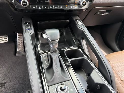 Certified 2022 Kia Telluride SX w/ SX Prestige Package AWD/4WD image 14
