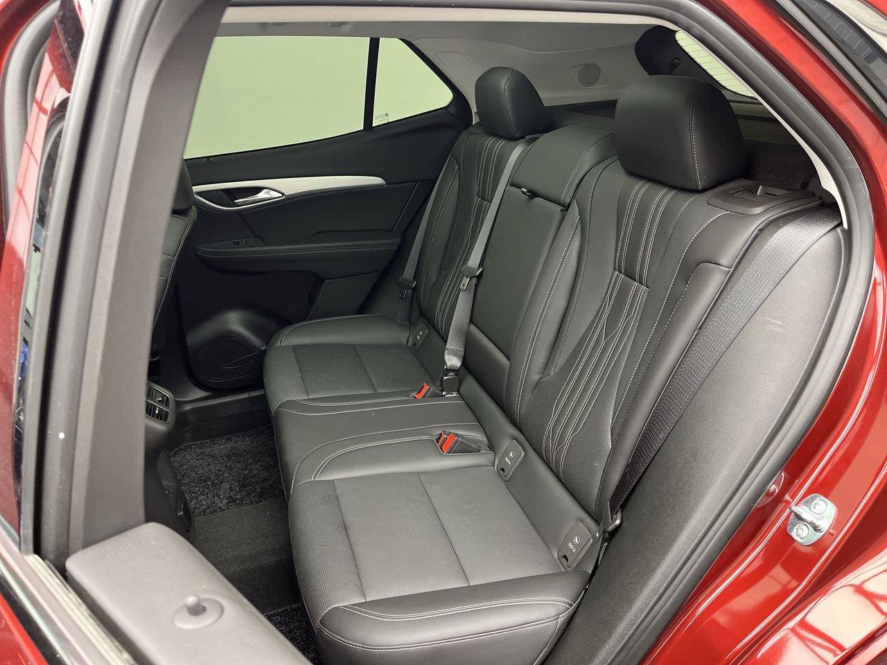 Certified 2024 Buick Envision Avenir AWD/4WD image 13