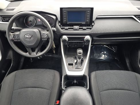 Used 2022 Toyota RAV4 LE image 12
