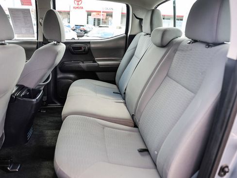 Used 2018 Toyota Tacoma SR image 7