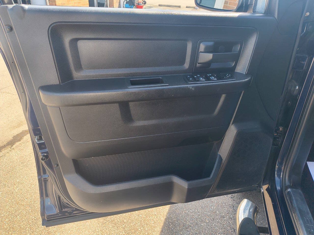 Used 2015 RAM 1500 Express AWD/4WD image 13
