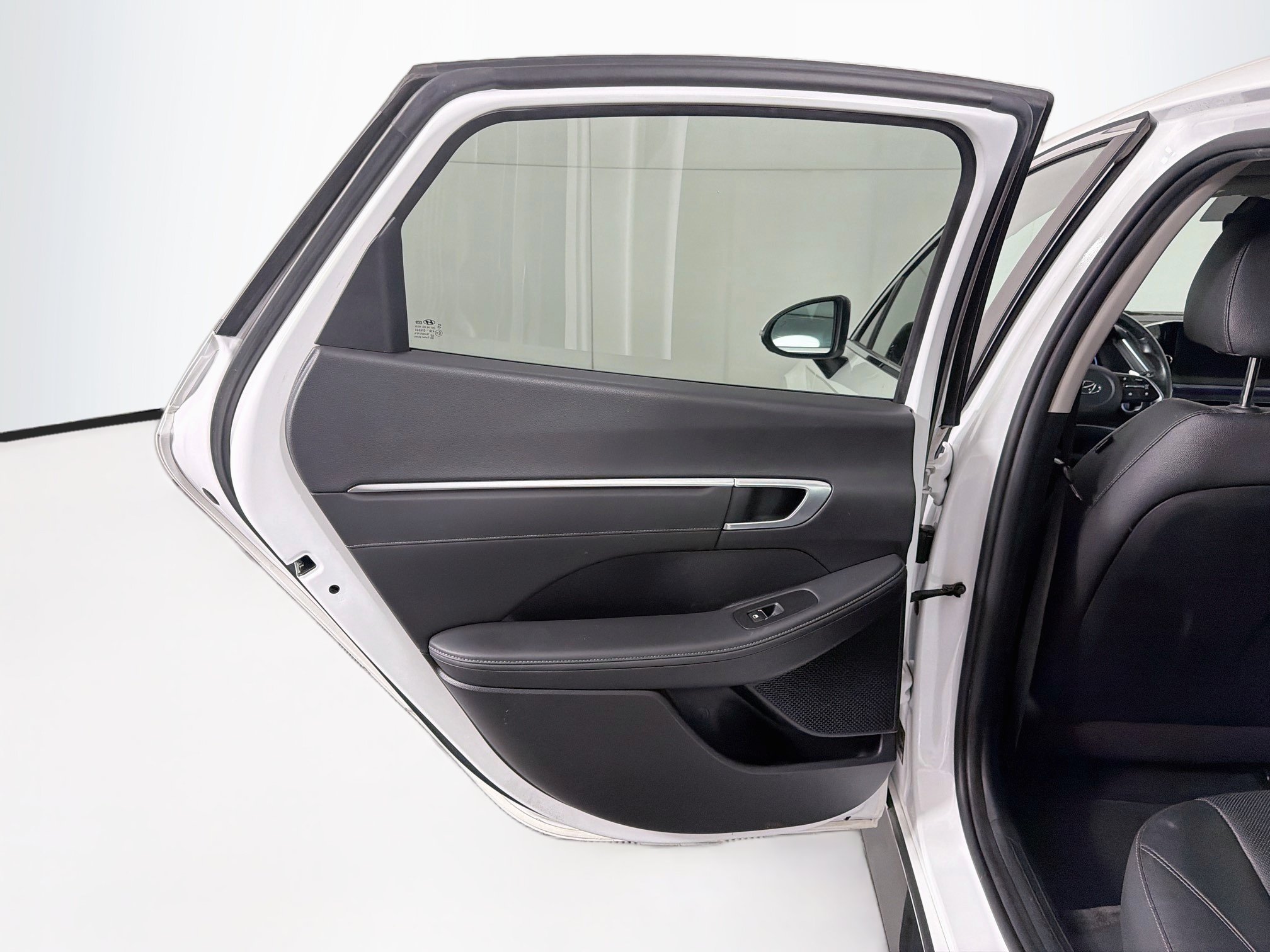 Used 2021 Hyundai Sonata Limited w/ Preferred Accessory Package FWD image 27