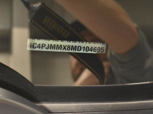 Used 2021 Jeep Cherokee Latitude Lux w/ Sun & Sound Group image 36