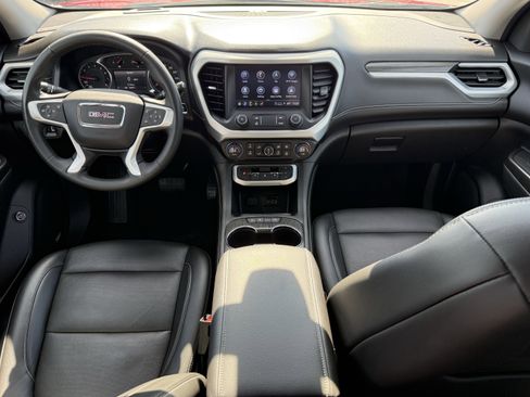 Used 2023 GMC Acadia SLT image 13