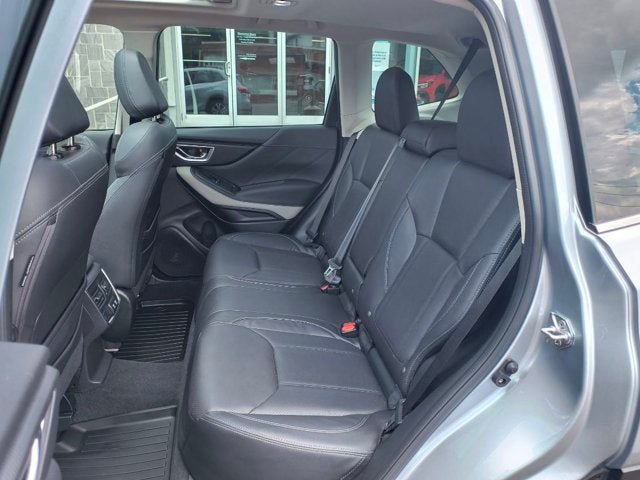 Used 2023 Subaru Forester Limited AWD/4WD image 10