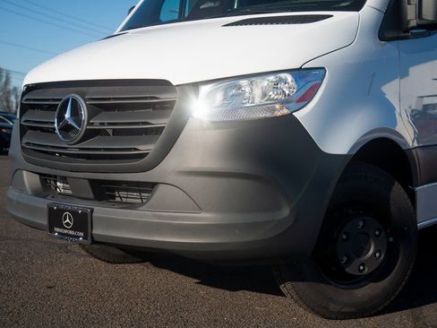 New 2025 Mercedes-Benz Sprinter 4500 image 14
