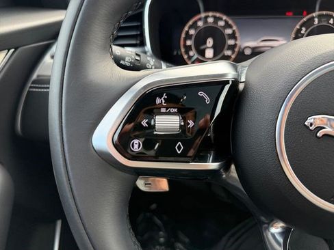 Used 2025 Jaguar F-PACE R-Dynamic S AWD/4WD image 22