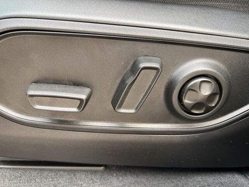 Certified 2024 Jeep Grand Cherokee Altitude image 19