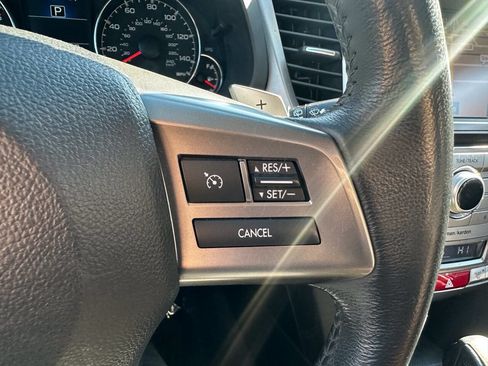 Used 2013 Subaru Outback 2.5i Limited w/ Special Appearance Pkg AWD/4WD image 11
