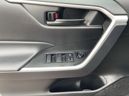 Used 2023 Toyota RAV4 LE AWD/4WD image 12