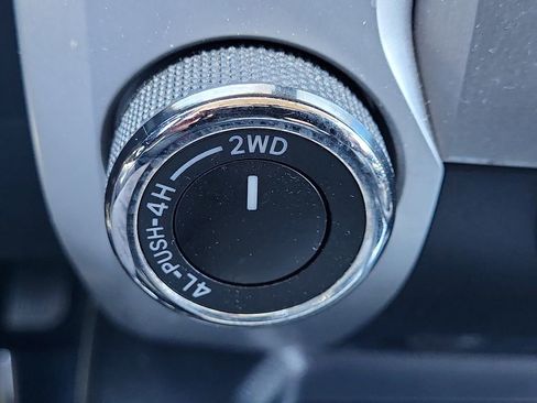 Used 2018 Toyota Tundra Limited w/ Limited Premium Package AWD/4WD image 31