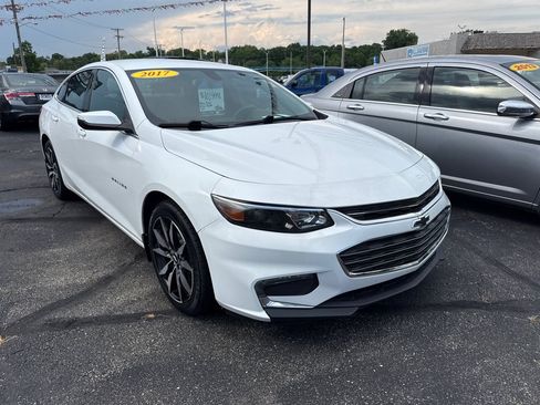 Used 2017 Chevrolet Malibu LT FWD image 1