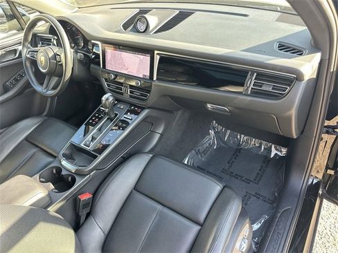 Used 2024 Porsche Macan image 29