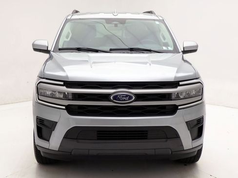 Used 2024 Ford Expedition XLT image 4