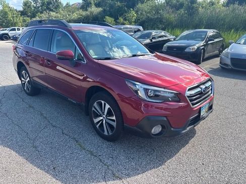 Used 2018 Subaru Outback 3.6R Limited AWD/4WD image 2