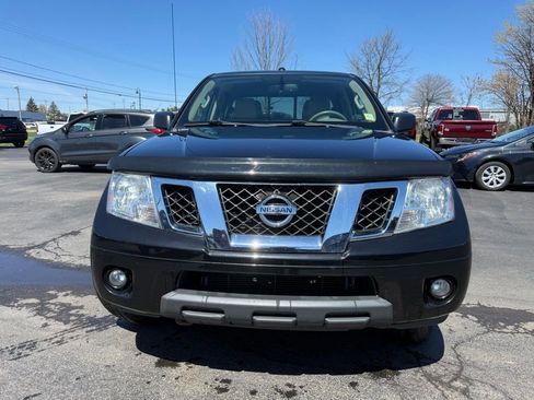 Used 2016 Nissan Frontier SV w/ SV Value Truck Package AWD/4WD image 2