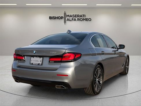 Used 2023 BMW 530i w/ Executive Package image 7