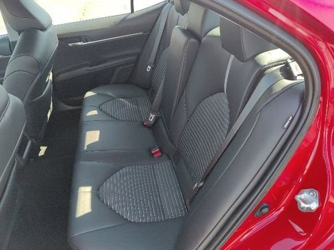 Used 2022 Toyota Camry SE w/ Cold Weather Package image 14