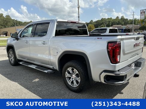 Used 2022 GMC Sierra 1500 SLE w/ X31 Off-Road Package AWD/4WD image 3
