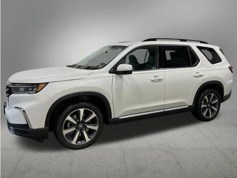 New 2025 Honda Pilot Elite image 2
