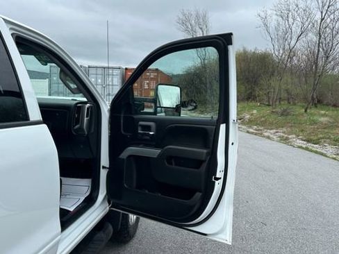 Certified 2017 Chevrolet Silverado 2500 LT w/ LT Convenience Package AWD/4WD image 44