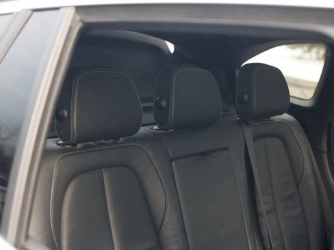 Used 2018 BMW X1 xDrive28i image 12