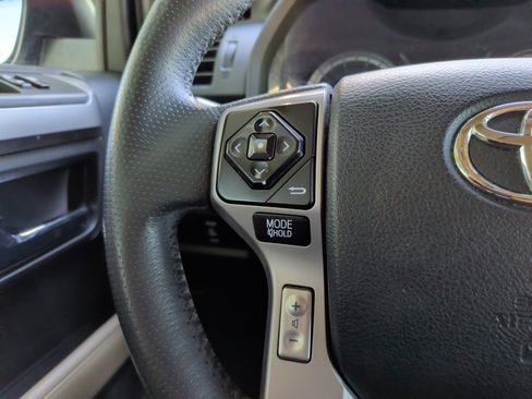 Used 2017 Toyota 4Runner SR5 Premium image 19