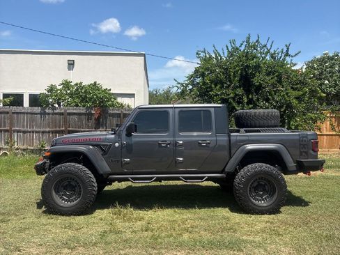 Used 2020 Jeep Gladiator Sport w/ Quick Order Package 24S AWD/4WD image 2