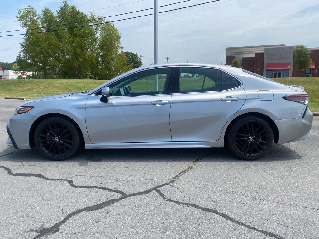 Used 2024 Toyota Camry XSE FWD image 4