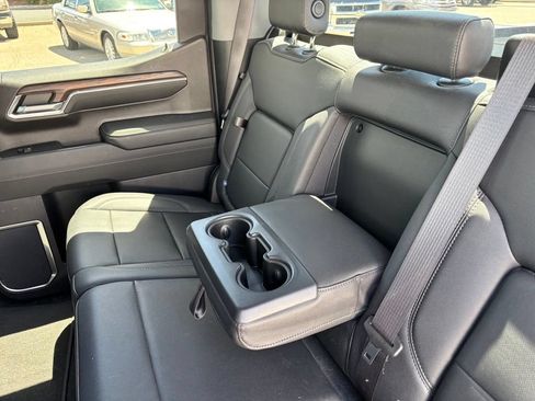 Used 2023 GMC Sierra 1500 SLT w/ X31 Off-Road Package AWD/4WD image 26