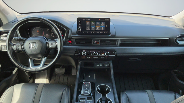 Used 2025 Honda Pilot EX-L image 9