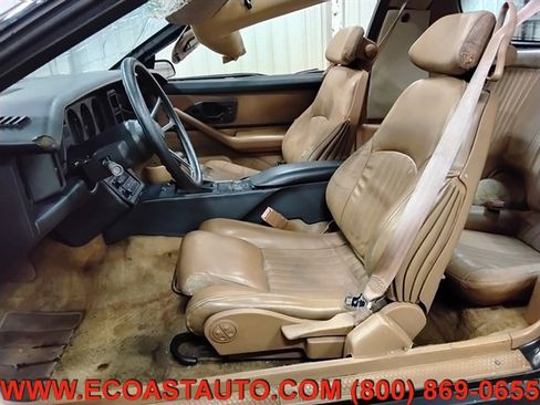 Used 1991 Pontiac Firebird Trans Am RWD image 10