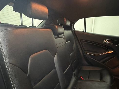 Certified 2018 Mercedes-Benz GLA 250 4MATIC image 25