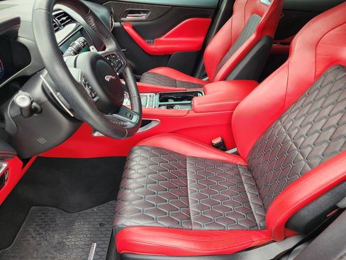 Used 2020 Jaguar F-PACE SVR image 13