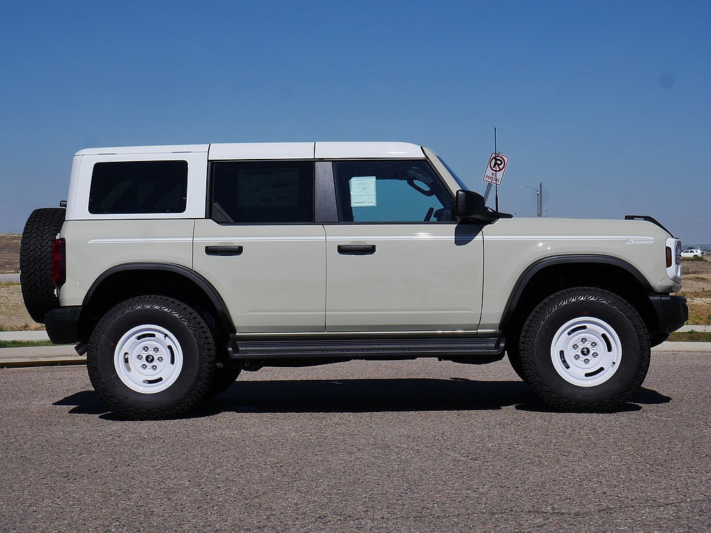 New 2026 Ford Bronco Heritage Edition AWD/4WD image 6