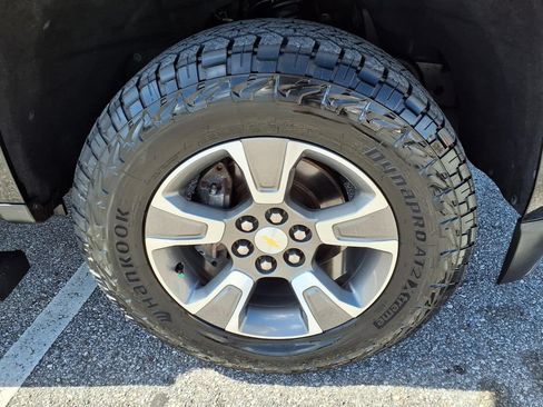 Used 2019 Chevrolet Colorado Z71 RWD image 9