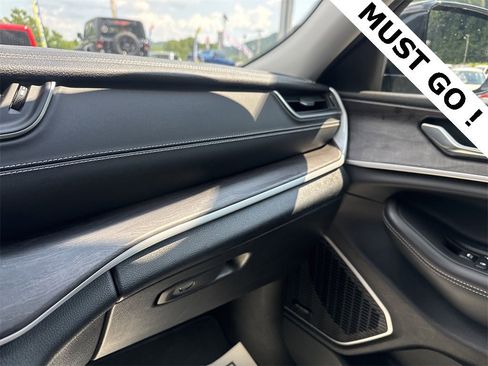 Used 2021 Jeep Grand Cherokee L Limited image 25